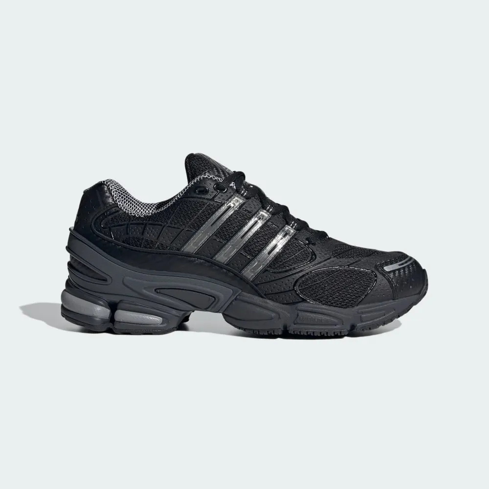37363C_adidas-Ozweego-Pro_CORE-BLACK_IH0397_img0