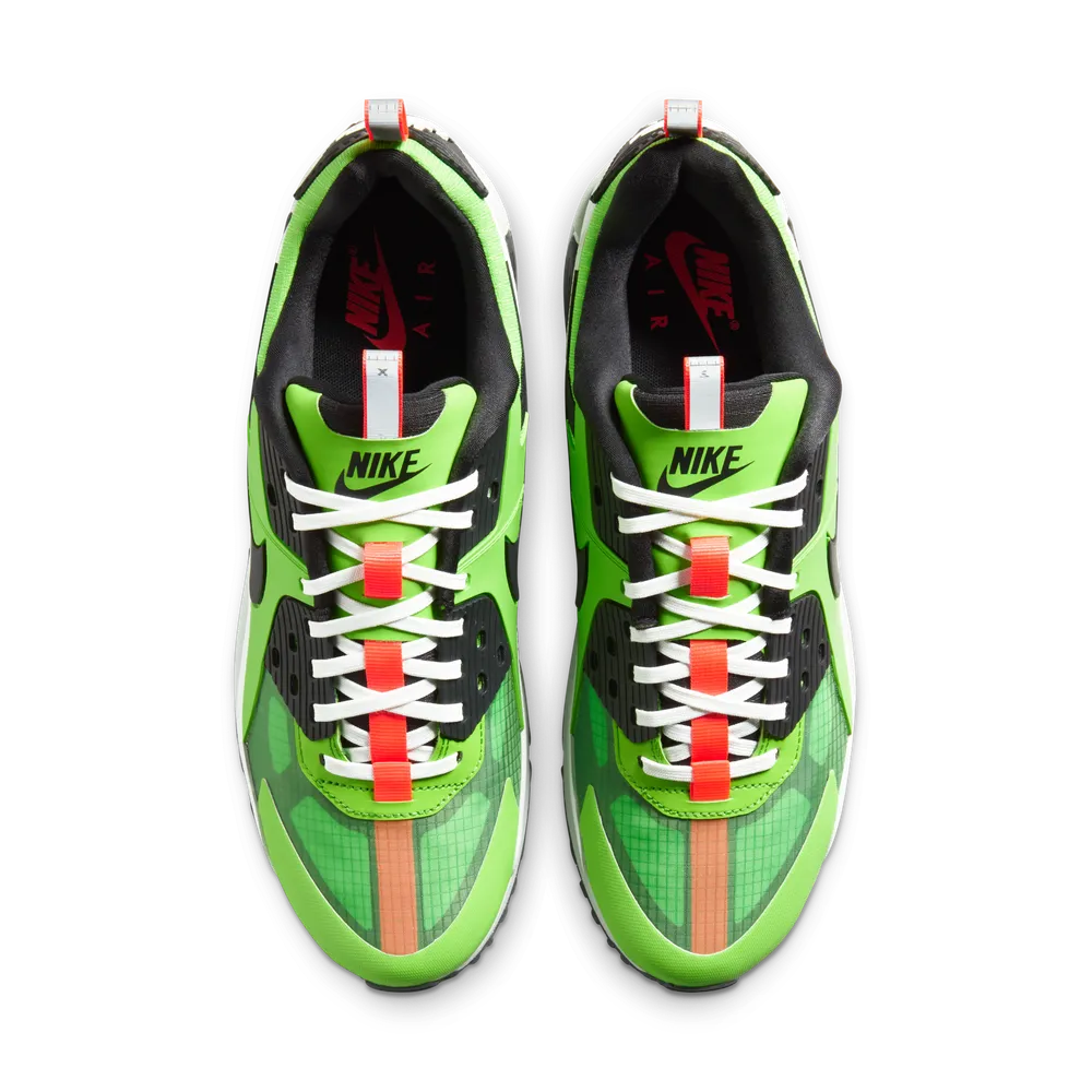7FC646_Nike-Air-Max-90-Drift_ACTION-GREEN_FB2877-300_img3