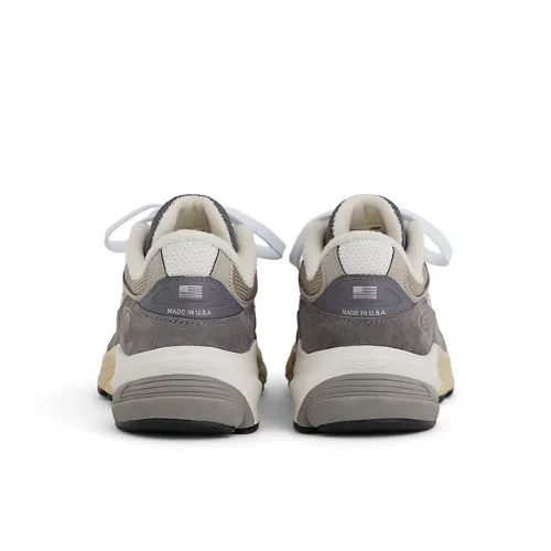 787376_New-Balance-990V6-Made-In-USA_CASTLEROCK_U990GR6_img2