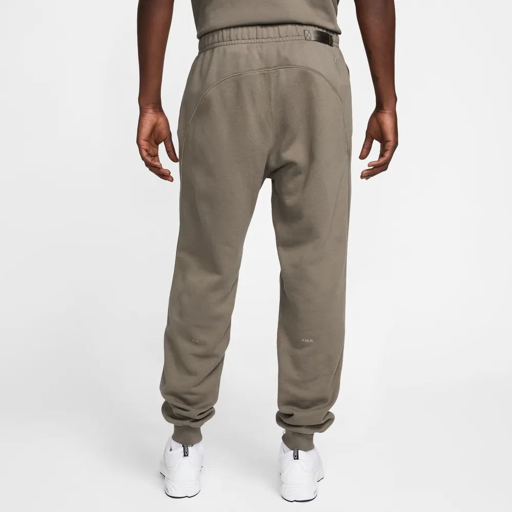 6F6156_NOCTA-x-Nike-Fleece-Joggers_BROWN-GREY_FN7661-040_img3