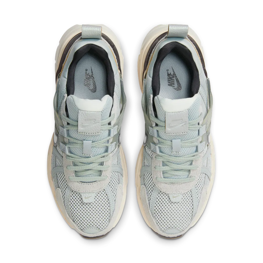 8B9597_Nike-V2K-Run_LIGHT-PUMIC_FN6703-003_img3