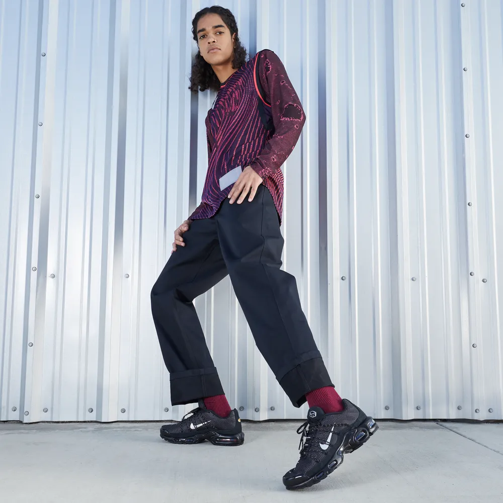 131A19_Nike-Air-Max-Plus-Utility_BLACK-METALLIC-SILVER_FD0670-001_img1