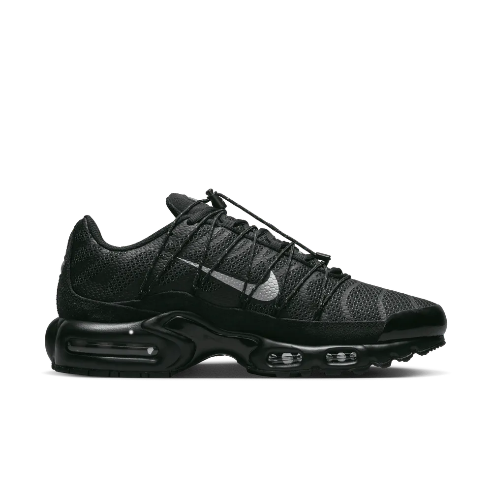 131A19_Nike-Air-Max-Plus-Utility_BLACK-METALLIC-SILVER_FD0670-001_img3