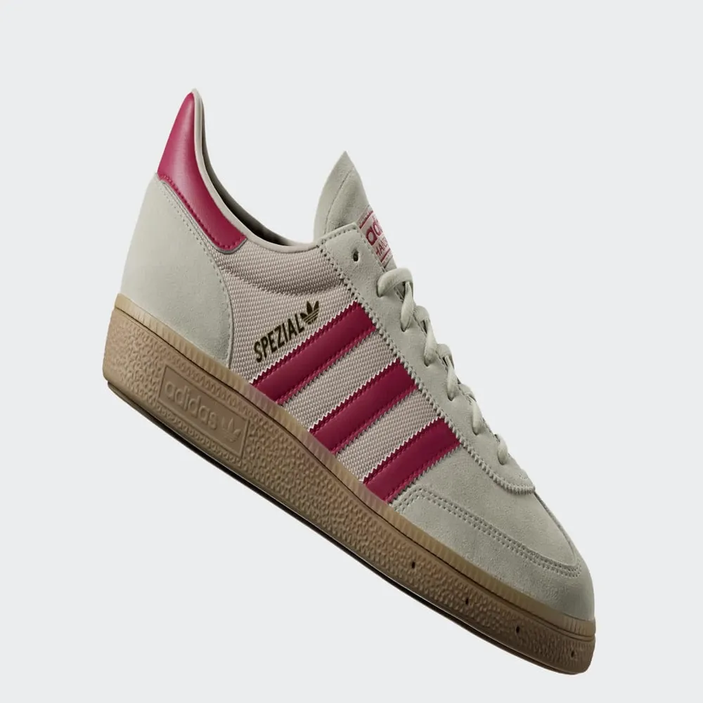 A31E27_Adidas-Handball-Spezial_PUTTY-GREY-VICTORY-RED_IF9529_img1