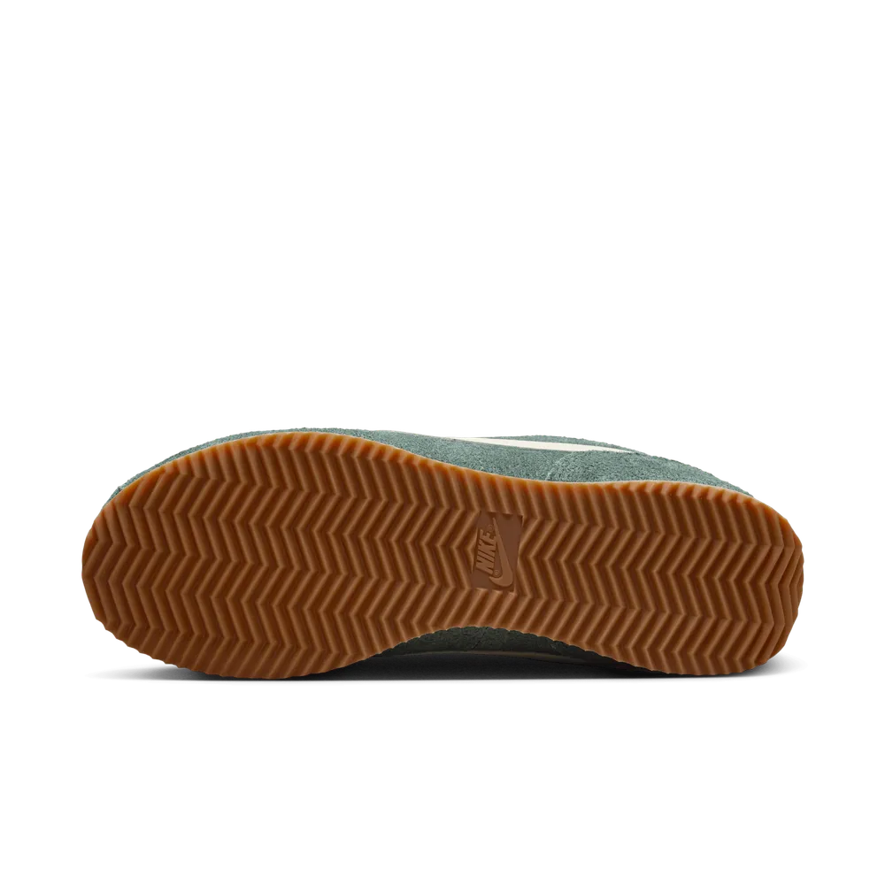 3E4945_Nike-Cortez-Vintage-Suede-WMNS_VINTAGE-GREEN_FJ2530-301_img1