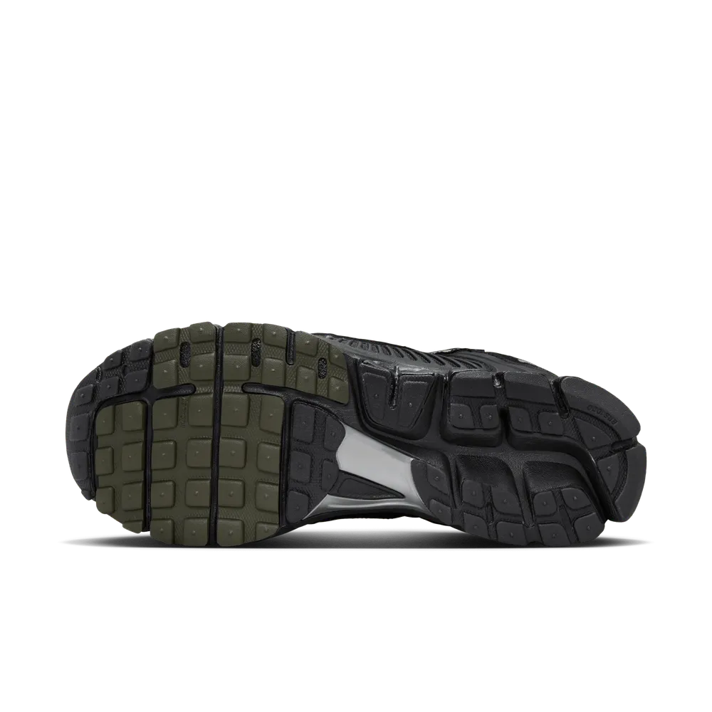 000000_Nike-Zoom-Vomero-5_BLACK-SEQUOIA_HV2527-001_img2