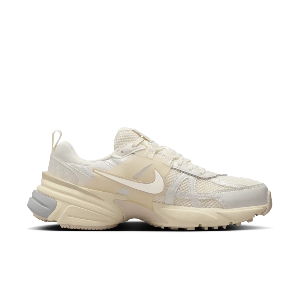 E8E4D1_Nike-V2K-Run-WMNS_PALE-IVORY_HQ1512-110_img3
