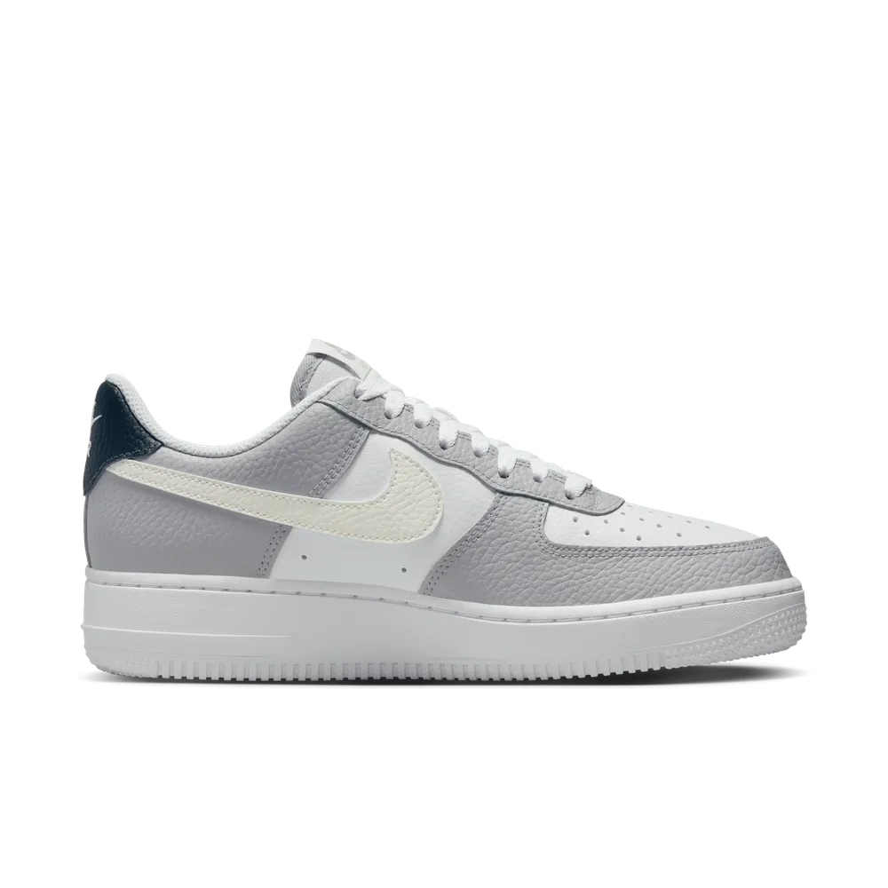 ABADAE_Nike-Air-Force-1-'07-WMNS_WOLF-GREY_HV2376-001_img3