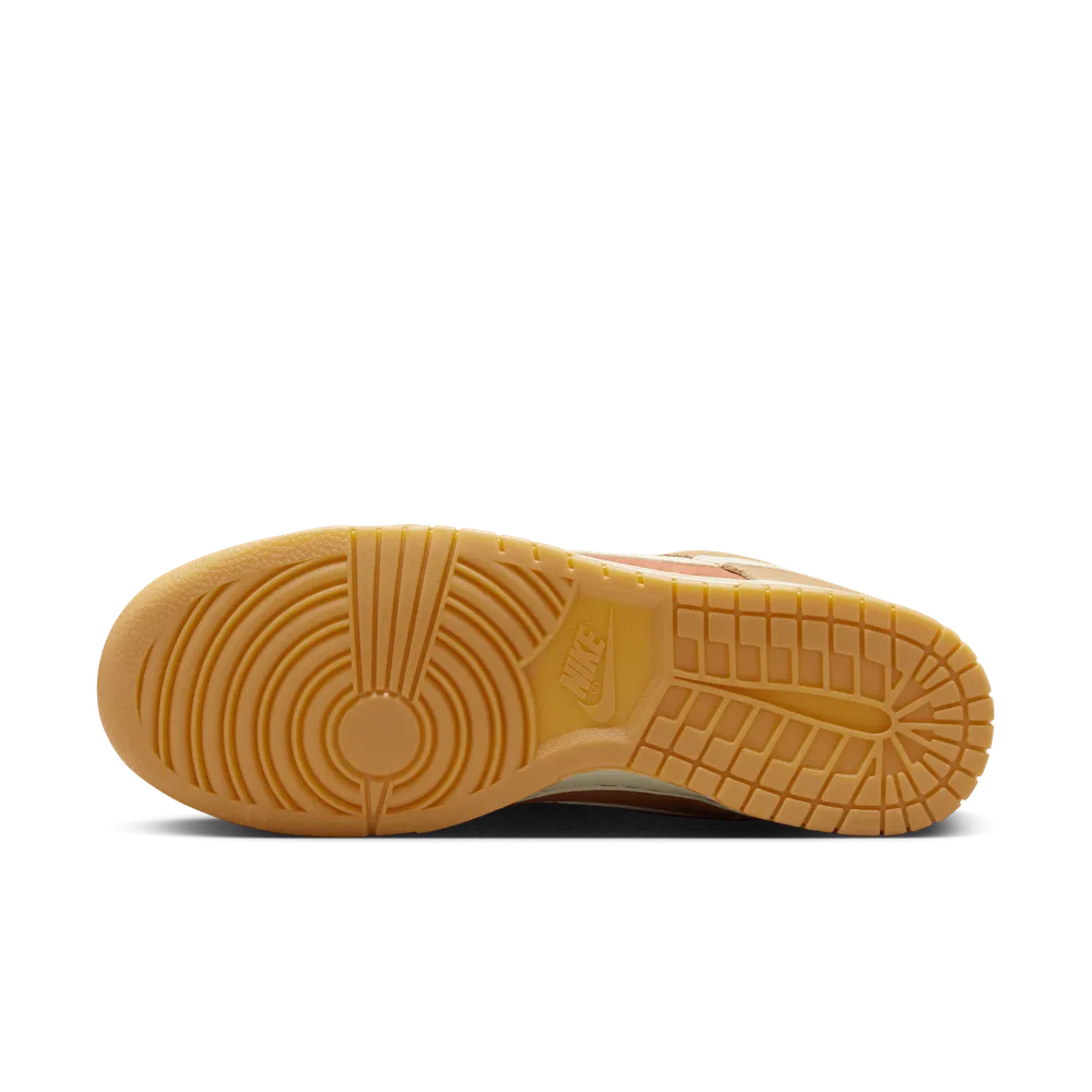 A96A54_Nike-Dunk-Low-SE_HEMP_HQ1931-200_img1