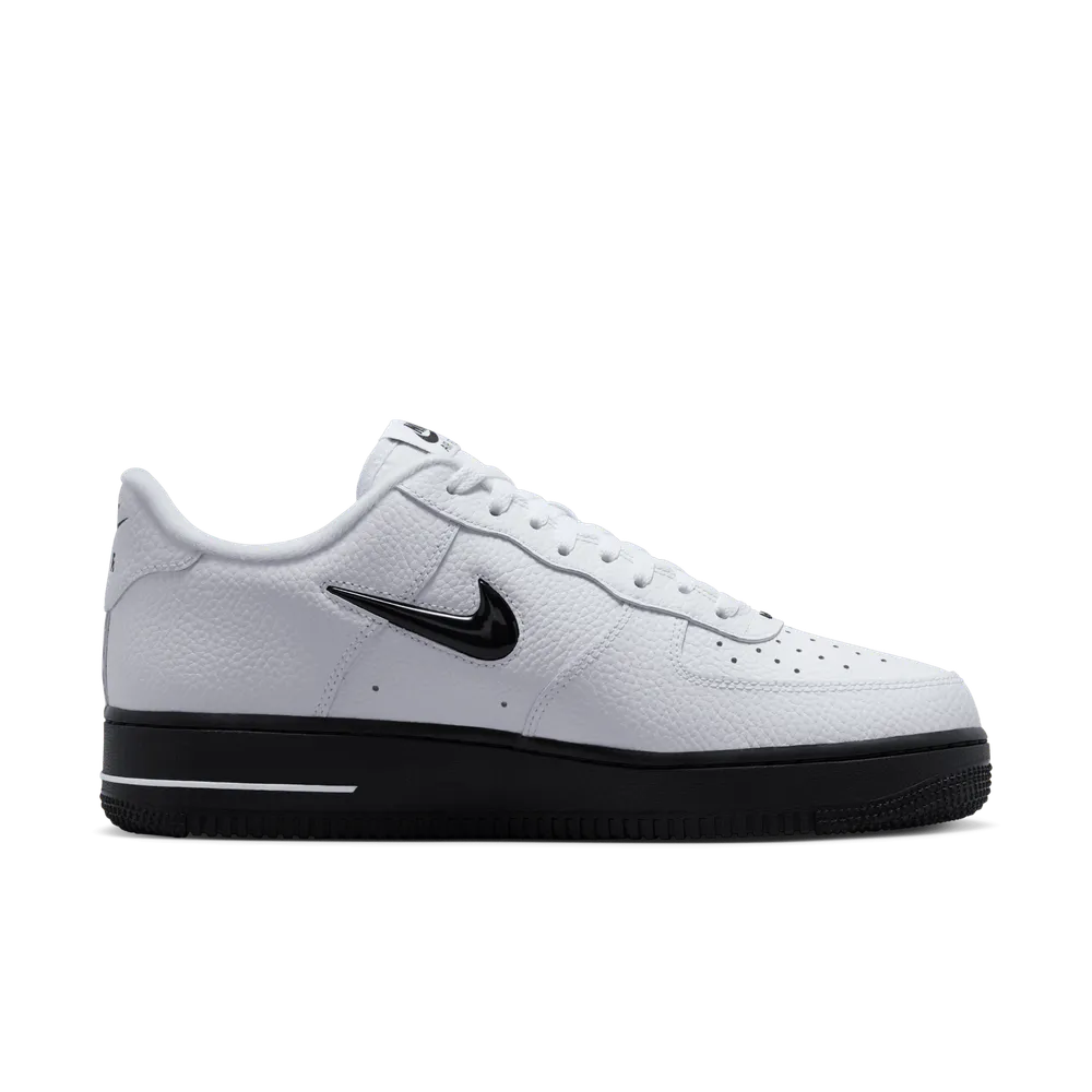 000000_Nike-Air-Force-1-Low_JEWEL-WHITE-BLACK_HQ3826-100_img2