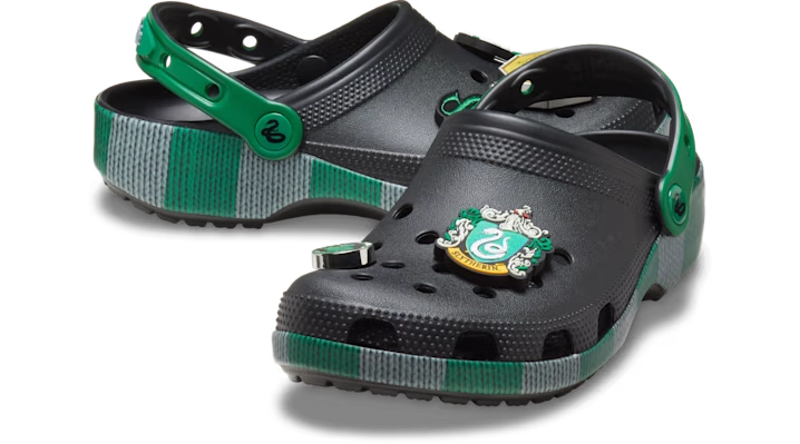 1D6640_Harry-Potter-x-Crocs-Classic-Clog_SLYTHERIN_210527-90H_img1