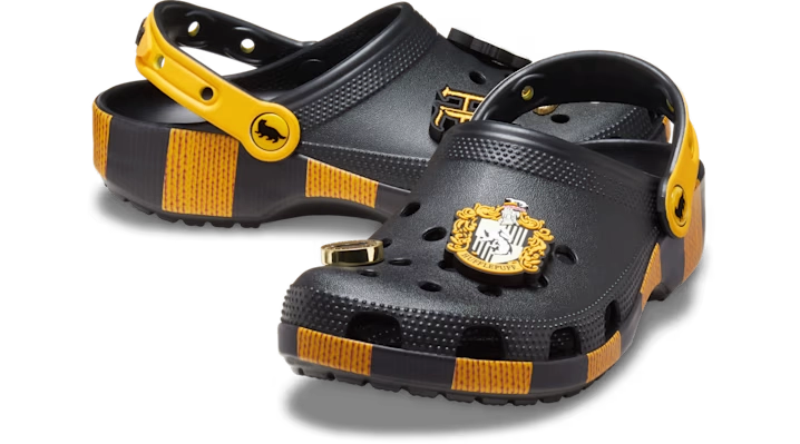 EDB21B_Harry-Potter-x-Crocs-Classic-Clog_HUFFLEPUFF_210529-90H_img1