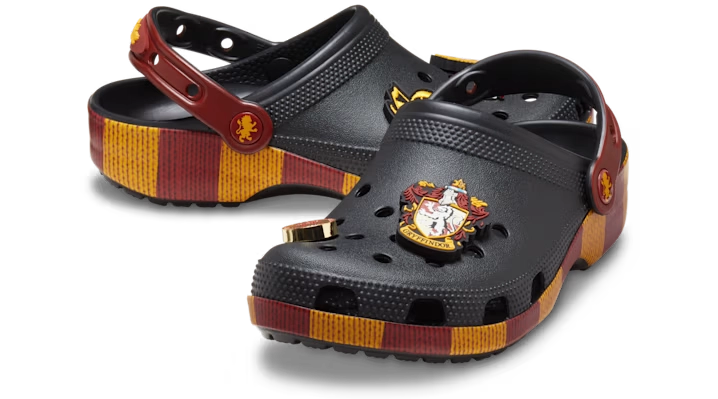 894741_Harry-Potter-x-Crocs-Classic-Clog_GRYFFINDOR_210553-90H_img1