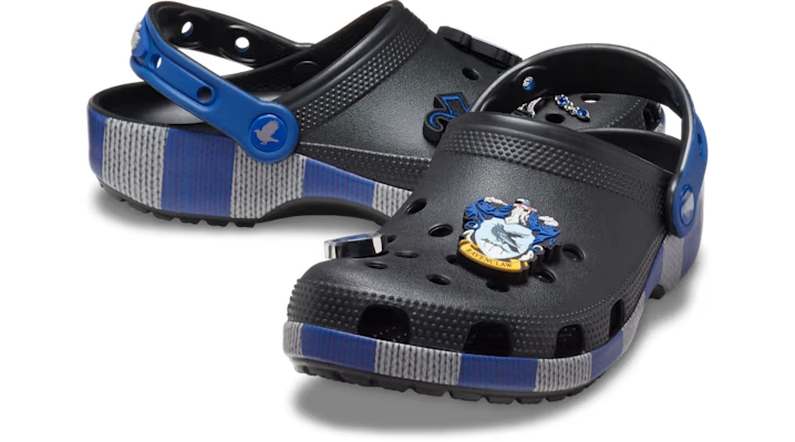 2C5993_Harry-Potter-x-Crocs-Classic-Clog_RAVENCLAW_210528-90H_img1