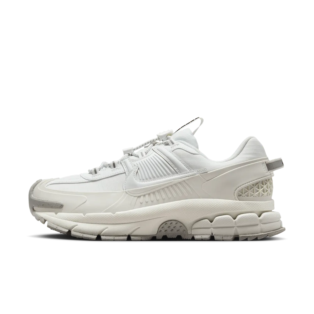 CFCABE_Nike-Zoom-Vomero-Roam_SUMMIT-WHITE_HV6410-100_img1