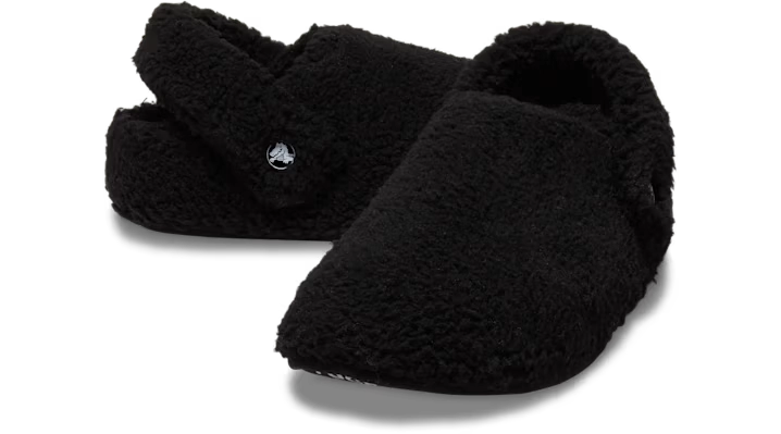 000000_Crocs-Classic-Cozzzy-Slipper_BLACK_209386-001_img1