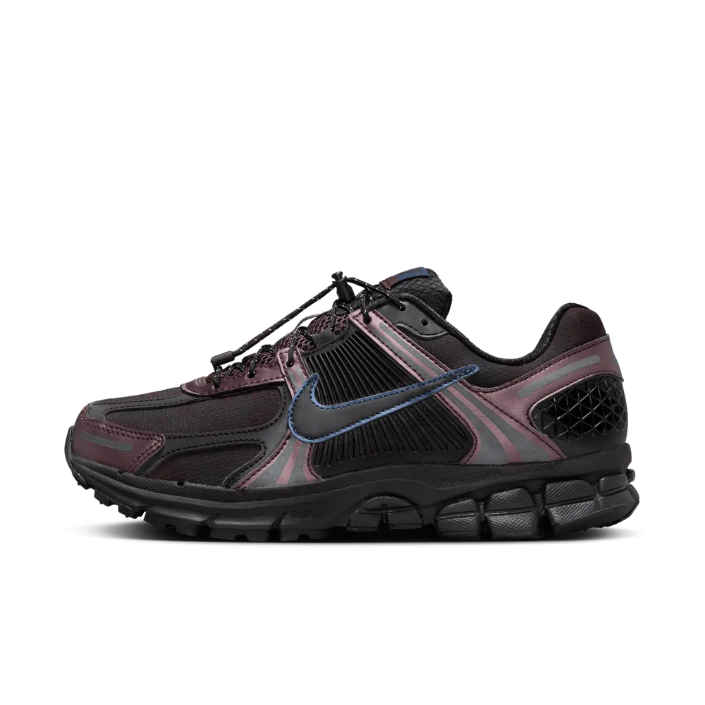 4D2C37_Nike-Zoom-Vomero-5-WMNS_BURGUNDY-NAVY_HQ4052-600_img1