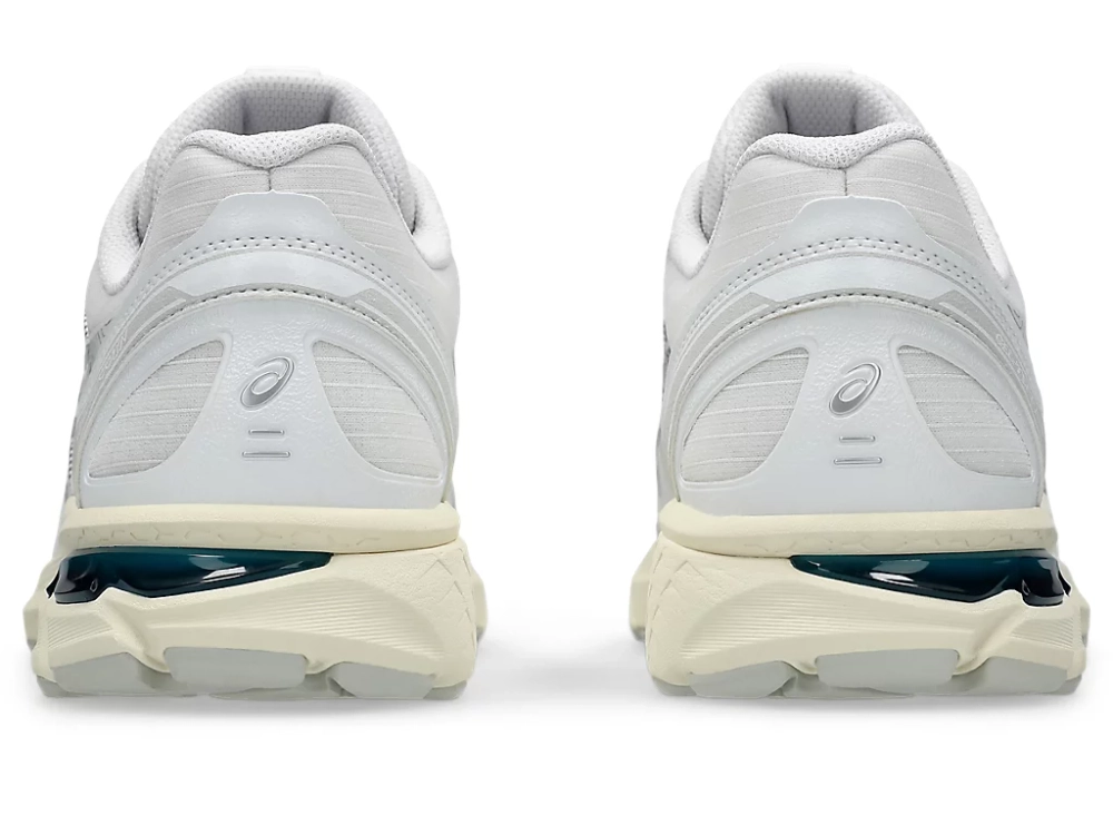B4B4B0_ASICS-Gel-Terrain-Gore-Tex_WHITE-PURE-SILVER_1203A457-100_img3
