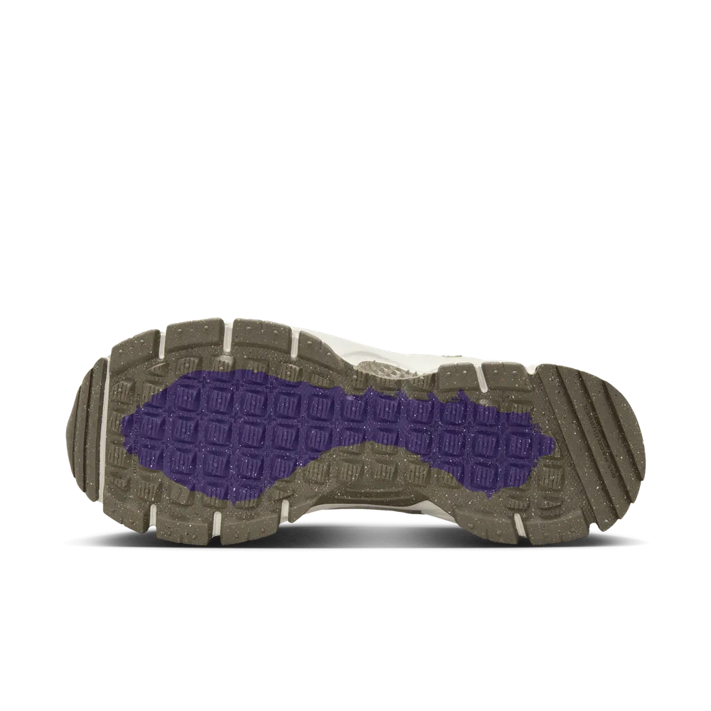 958272_Nike-Zoom-Vomero-Roam_MINK-BROWN_HQ2181-006_img1