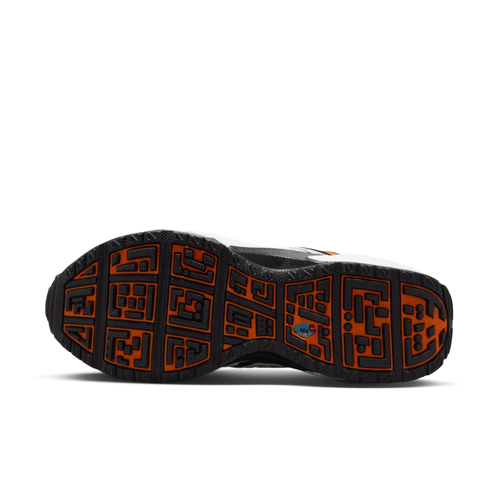 F87519_Nike-Air-Max-SNDR-WMNS_SAFETY-ORANGE_FZ2068-800_img1