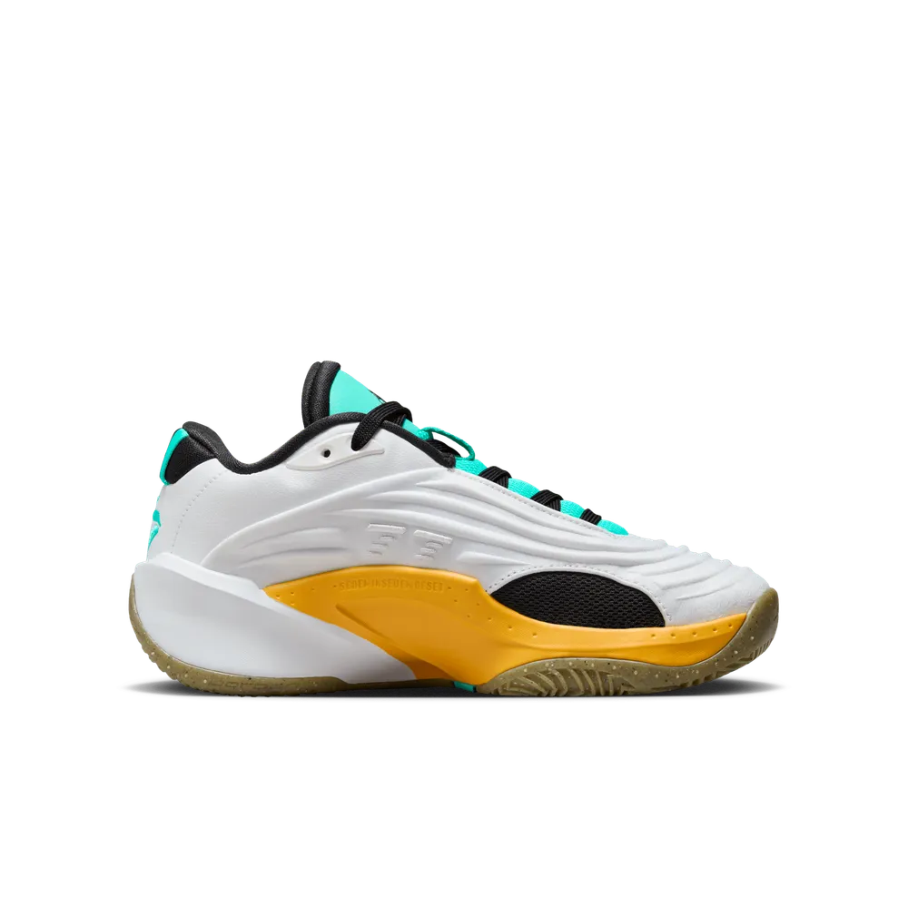 F0B33E_Jordan-Luka-3_SAFARI_FQ8185-100_img2