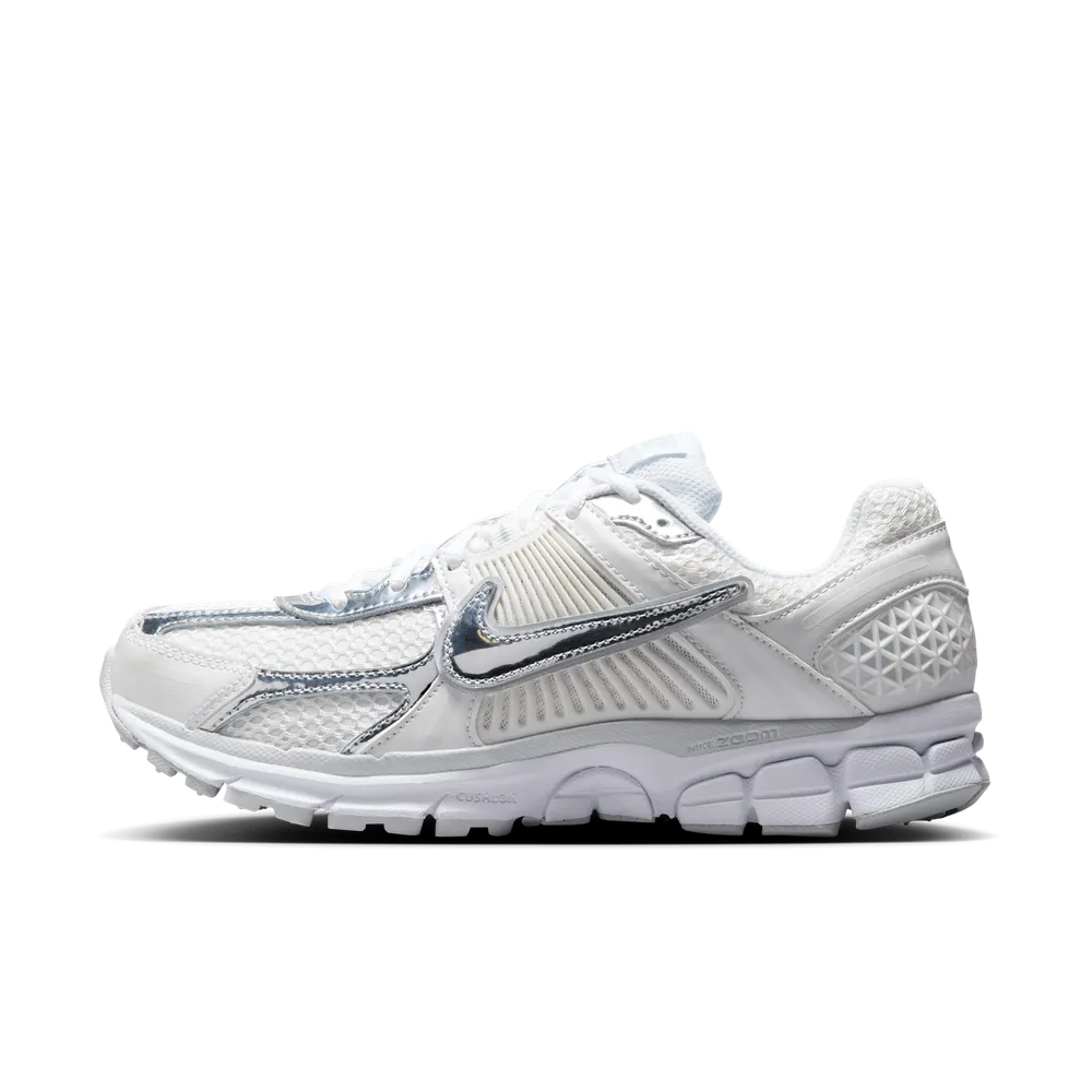 999999_Nike-Zoom-Vomero-5-WMNS_CHROME-TOE_HF7723-100_img0