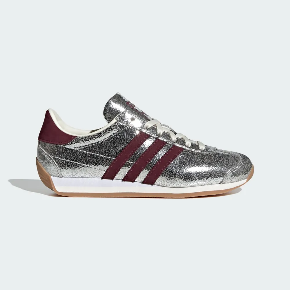 3D0D11_adidas-Country-OG-WMNS_SILVER-METALLIC-MAROON_JQ5111_img0