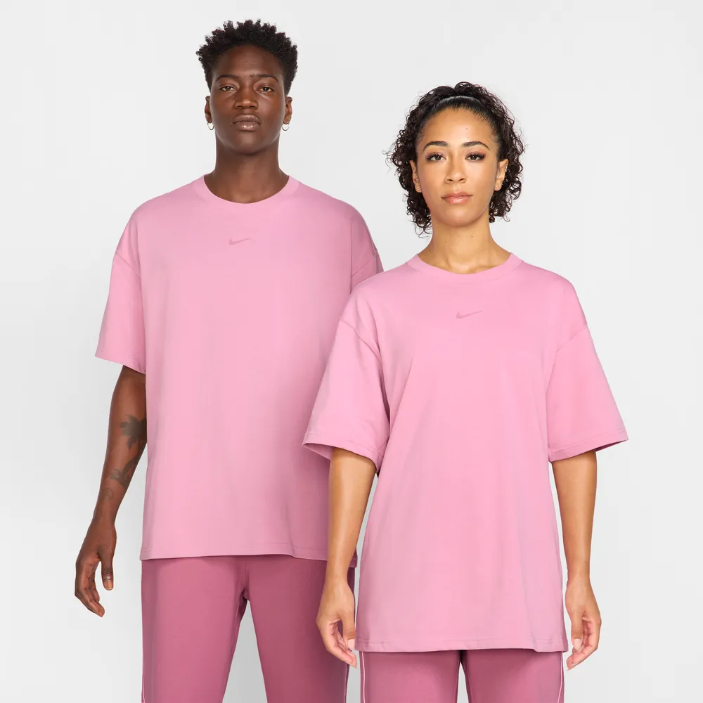 DAA2B0_NOCTA-x-Nike-NRG-Tee-Shirt_DESERT-BERRY_FN7663-698_img0