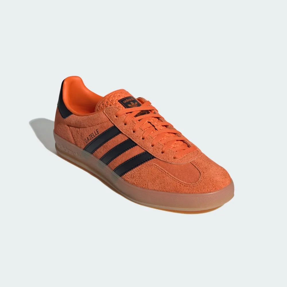 BC5436_adidas-Gazelle-Indoor_ORANGE-GUM_JI3905_img3