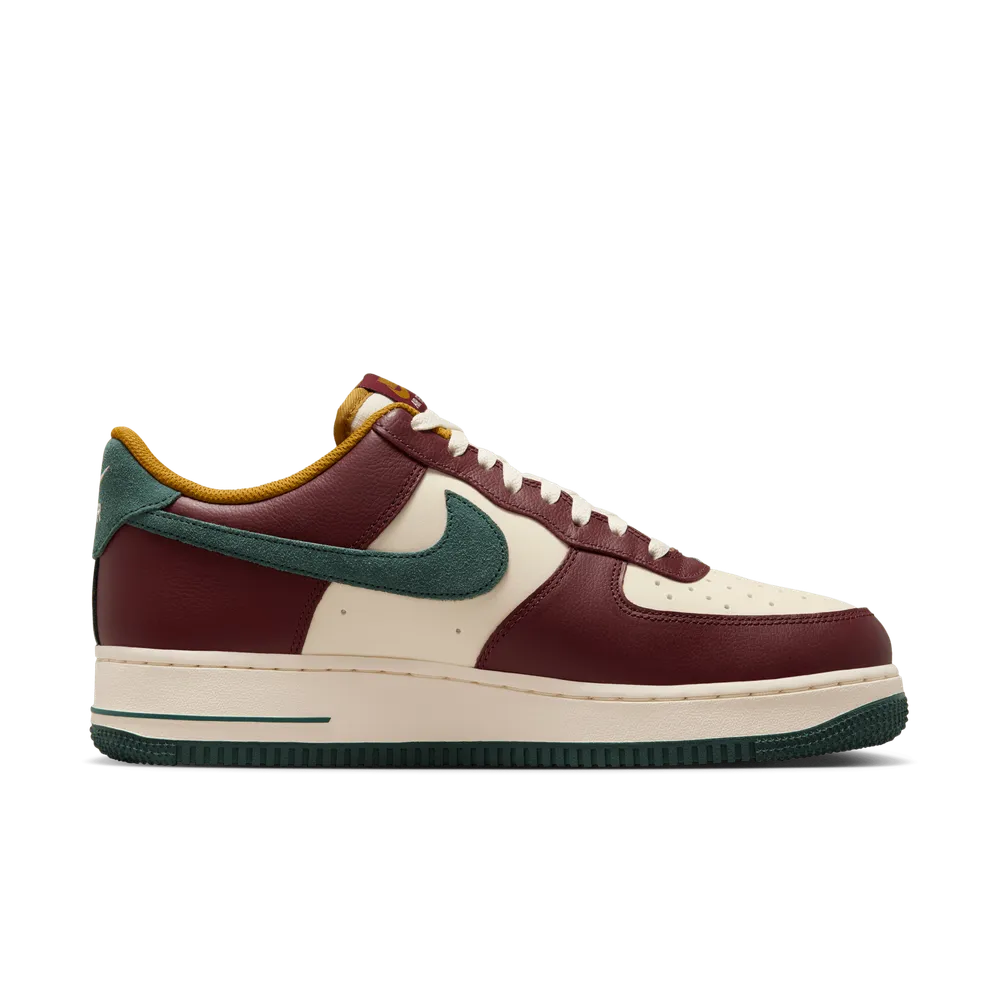 391014_Nike-Air-Force-1-Low-'07-LV8_DARK-TEAM-RED-VINTAGE-GREEN_HQ3612-113_img2