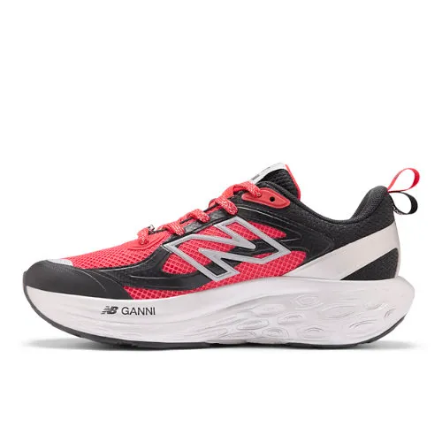 E46472_GANNI-x-New-Balance-Fresh-Foam-Trainer_Racing-Red_UTRNGN_img1