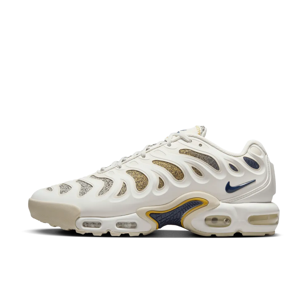 DFD8CC_Paris-Saint-Germain-x-Nike-Air-Max-Plus-Drift_WHEAT-GOLD_FZ4748-100_img0