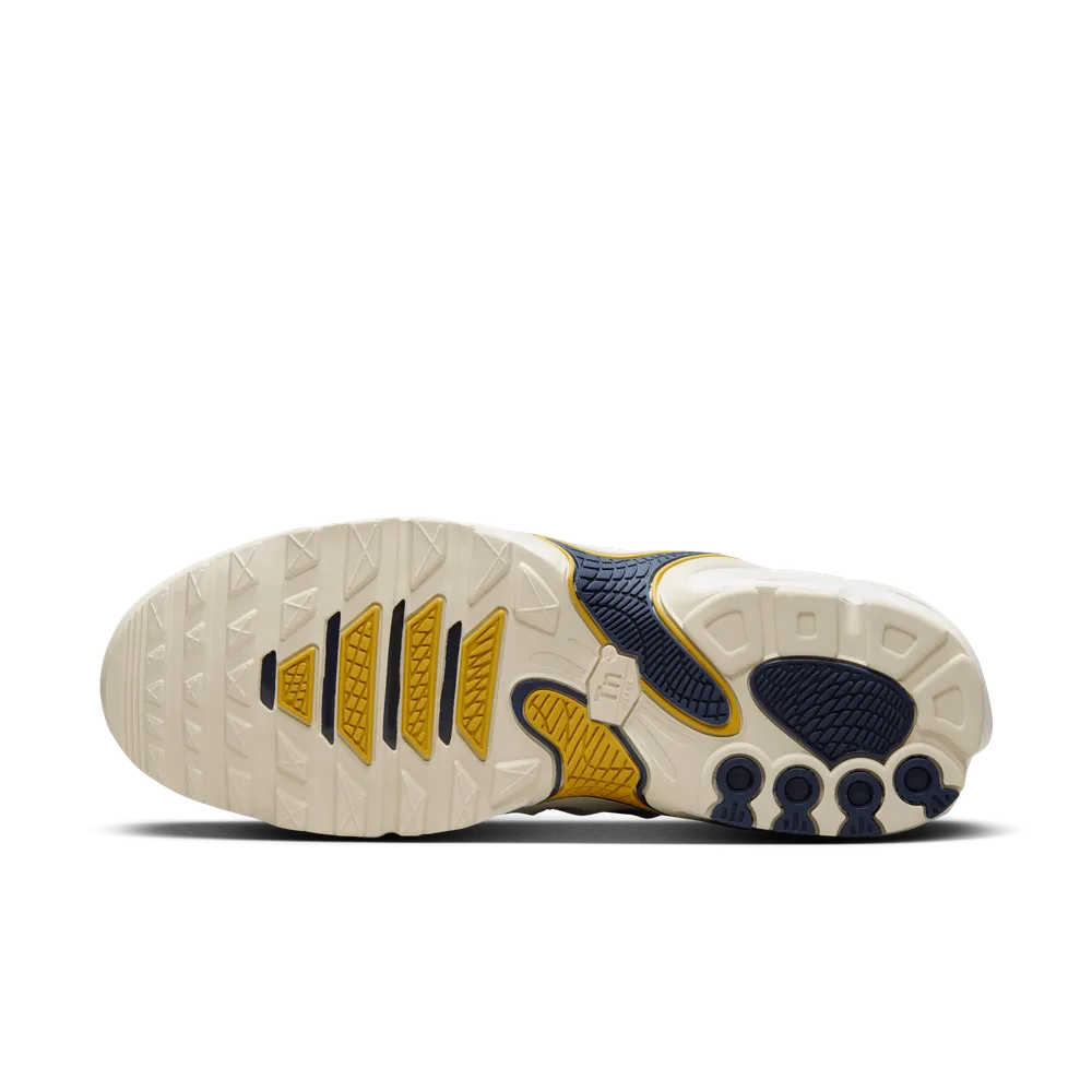 DFD8CC_Paris-Saint-Germain-x-Nike-Air-Max-Plus-Drift_WHEAT-GOLD_FZ4748-100_img1