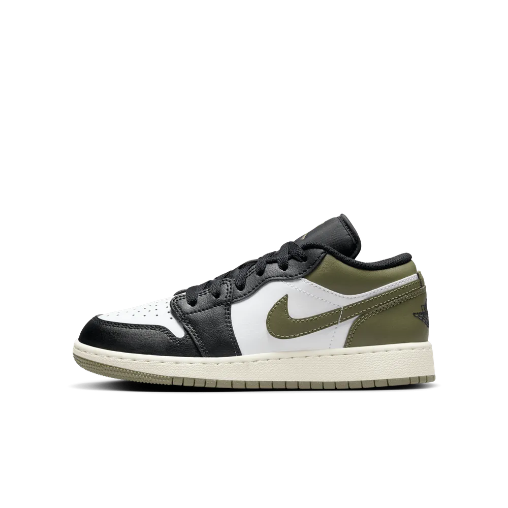 666647_Air-Jordan-1-Low-GS_BLACK-TOE-MEDIUM-OLIVE_553560-092_img0