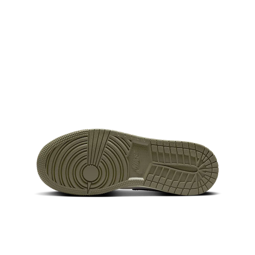 666647_Air-Jordan-1-Low-GS_BLACK-TOE-MEDIUM-OLIVE_553560-092_img1