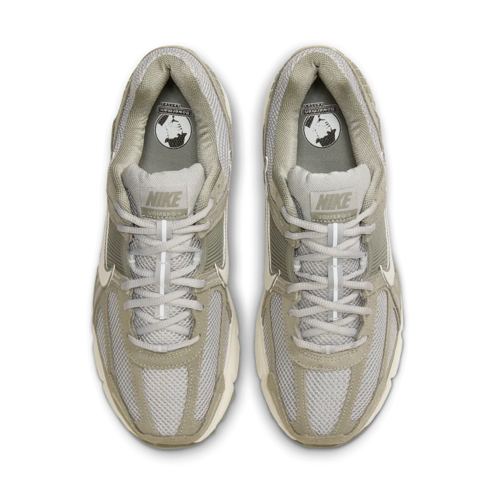 7B746A_Nike-Zoom-Vomero-5_DARK-STUCCO_HF1553-002_img3