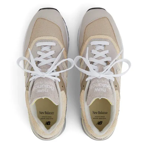 D5C2AB_New-Balance-997-Made-in-USA_MOONROCK-DRIFTWOOD_U997GG_img1