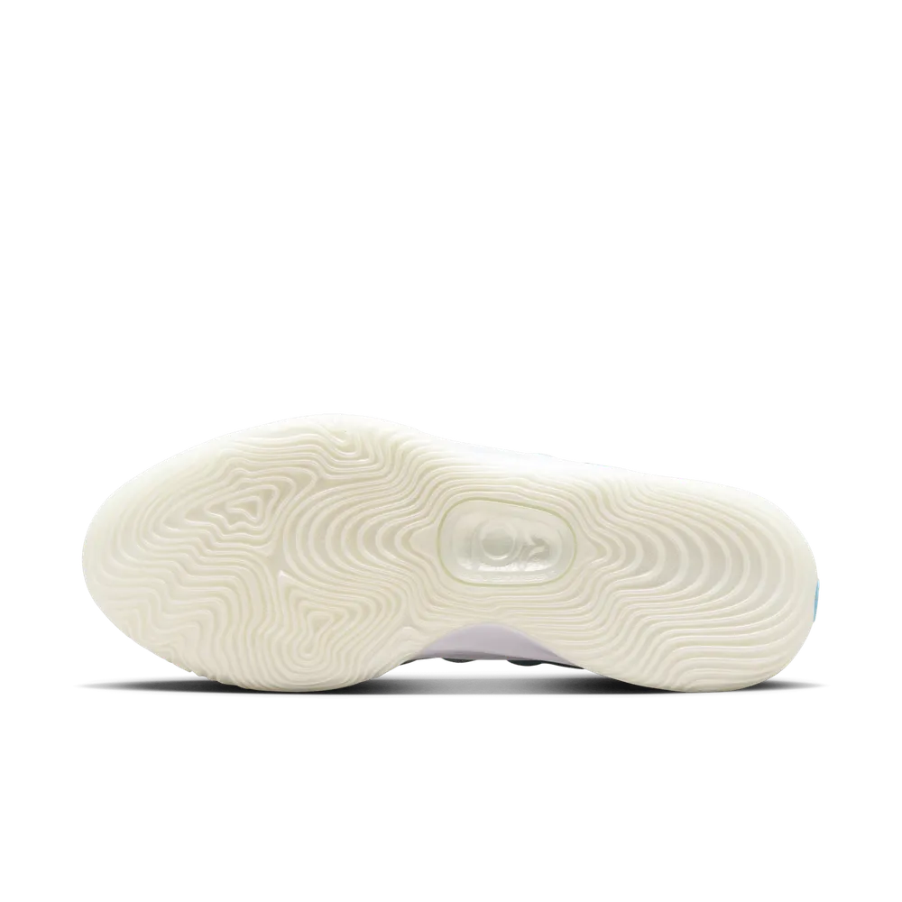 ADE4F1_Nike-KD-17_CHRISTMAS_FZ1525-400_img1