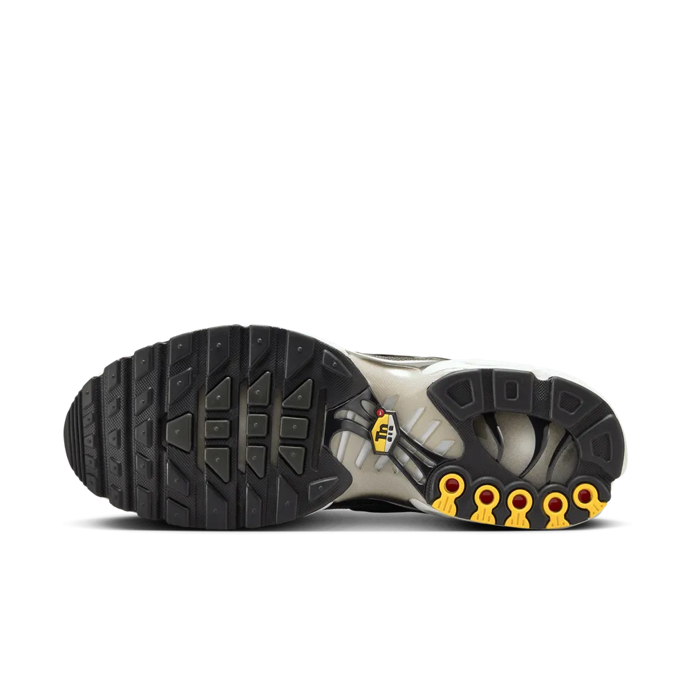 383932_Nike-Air-Max-Plus_SEQUOIA-CARGO-KHAKI_DM0032-300_img1