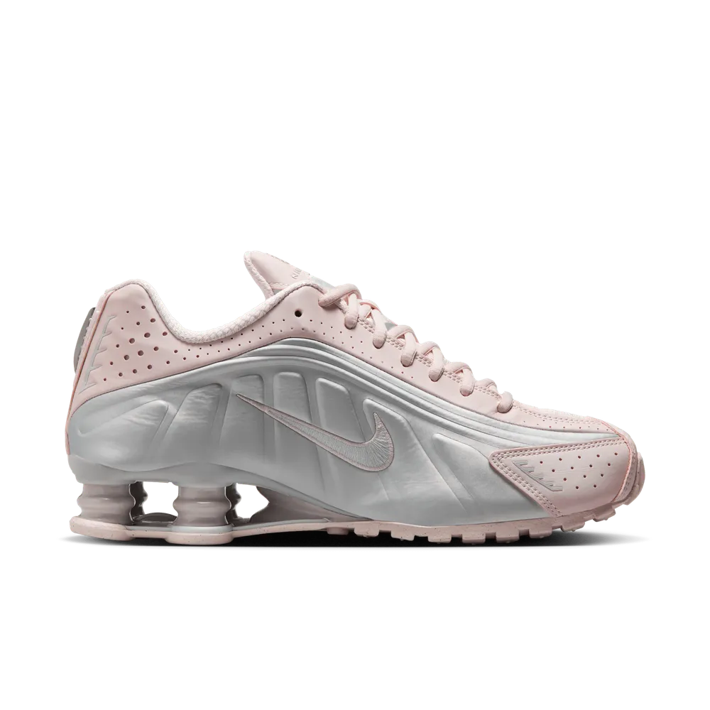 D8C8C8_Nike-Shox-R4_BARELY-ROSE_AR3565-600_img2