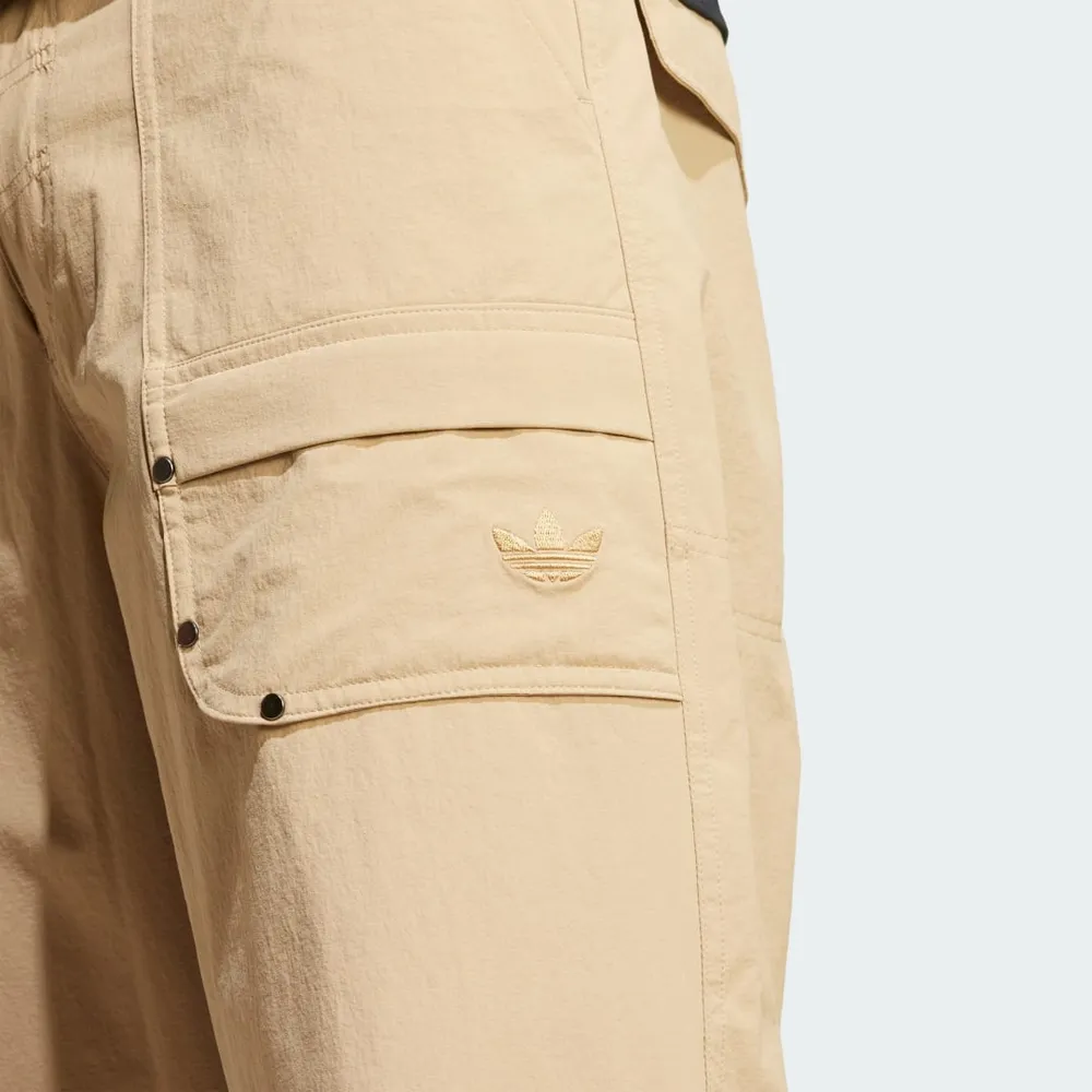 C0A17C_adidas-Premium-Essentials-Archive-Utility-Pants_CARDBOARD_JD3347_img3