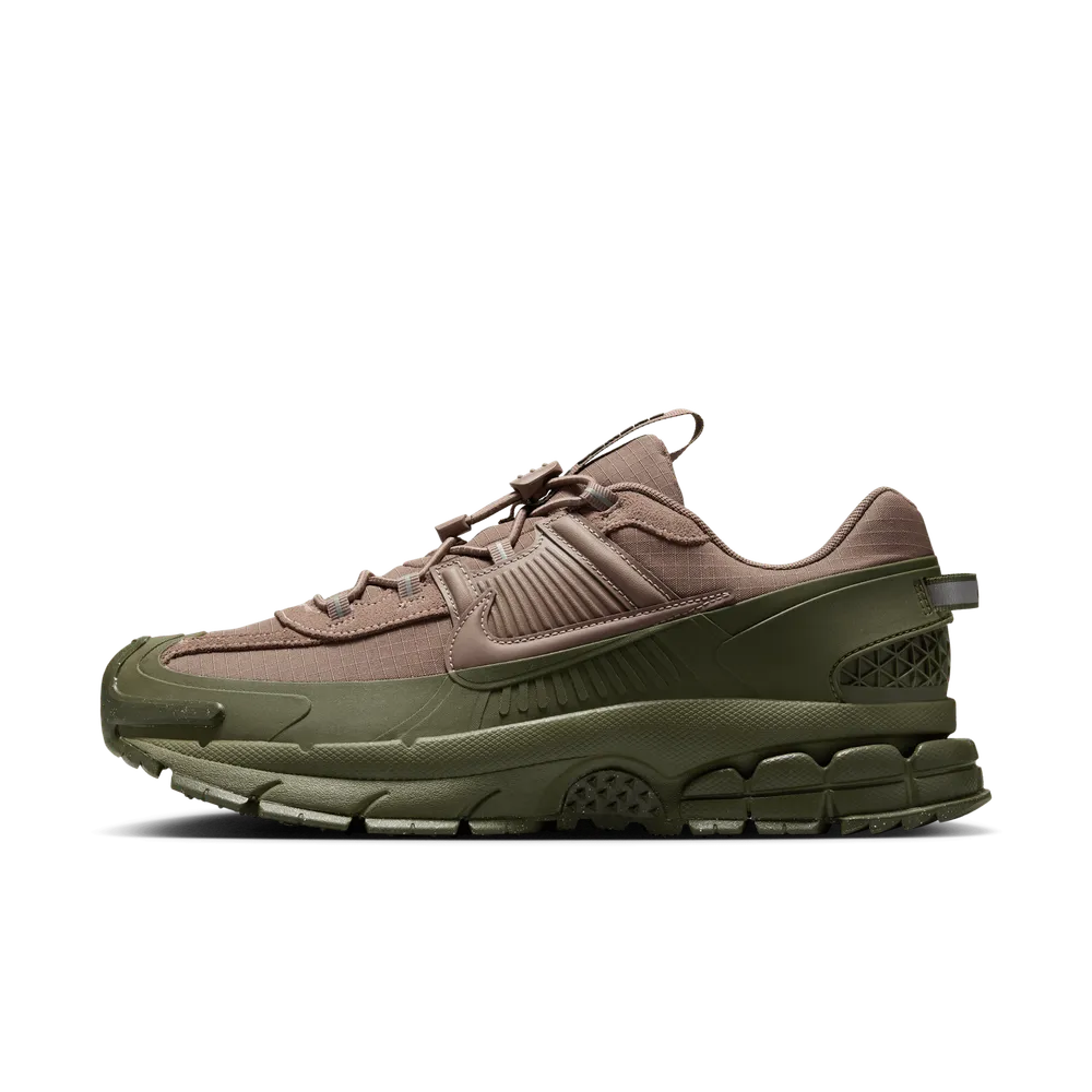 AE9087_Nike-Zoom-Vomero-Roam_MINK-BROWN_FV2295-201_img0