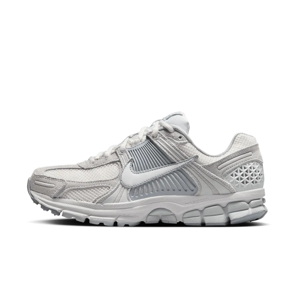 B0AEAF_Nike-Zoom-Vomero-5-WMNS_PURE-PLATINUM_HQ0458-001_img0