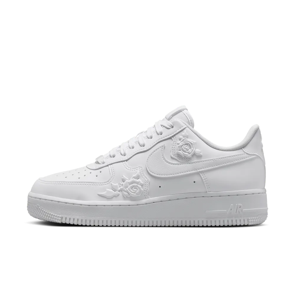 000000_Nike-Air-Force-1-Low_WHITE-ROSES_HF2016-100_img0