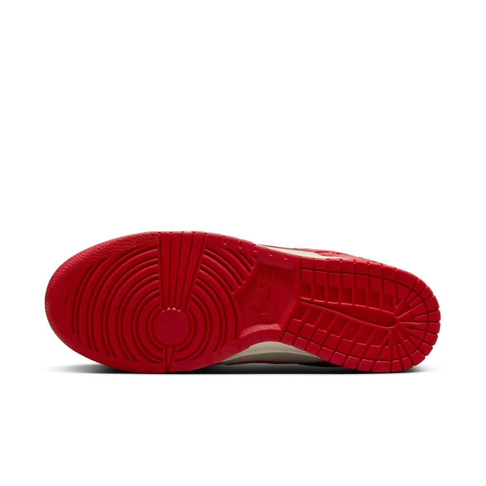 9D0F2D_Nike-Dunk-Low_RED-ROSES_HF1986-100_img1