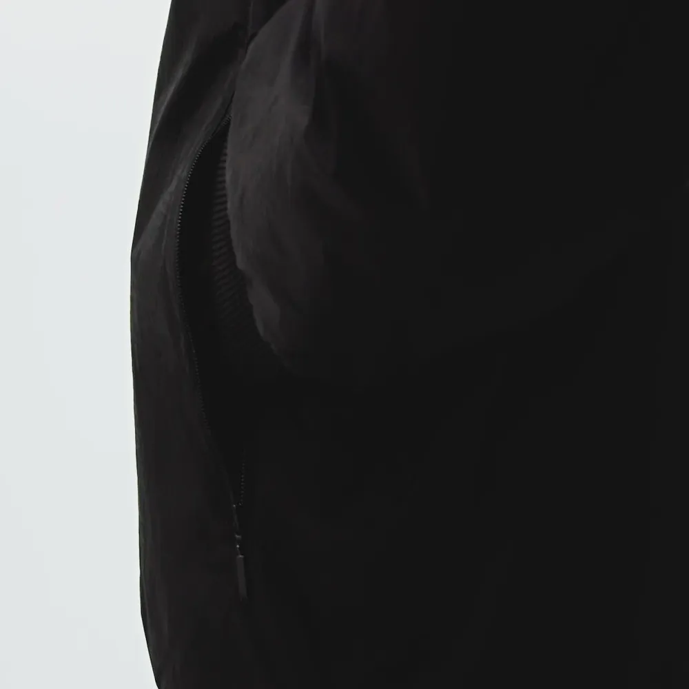 000000_adidas-Oversized-Bomber-Jacket_BLACK_JC7546_img1