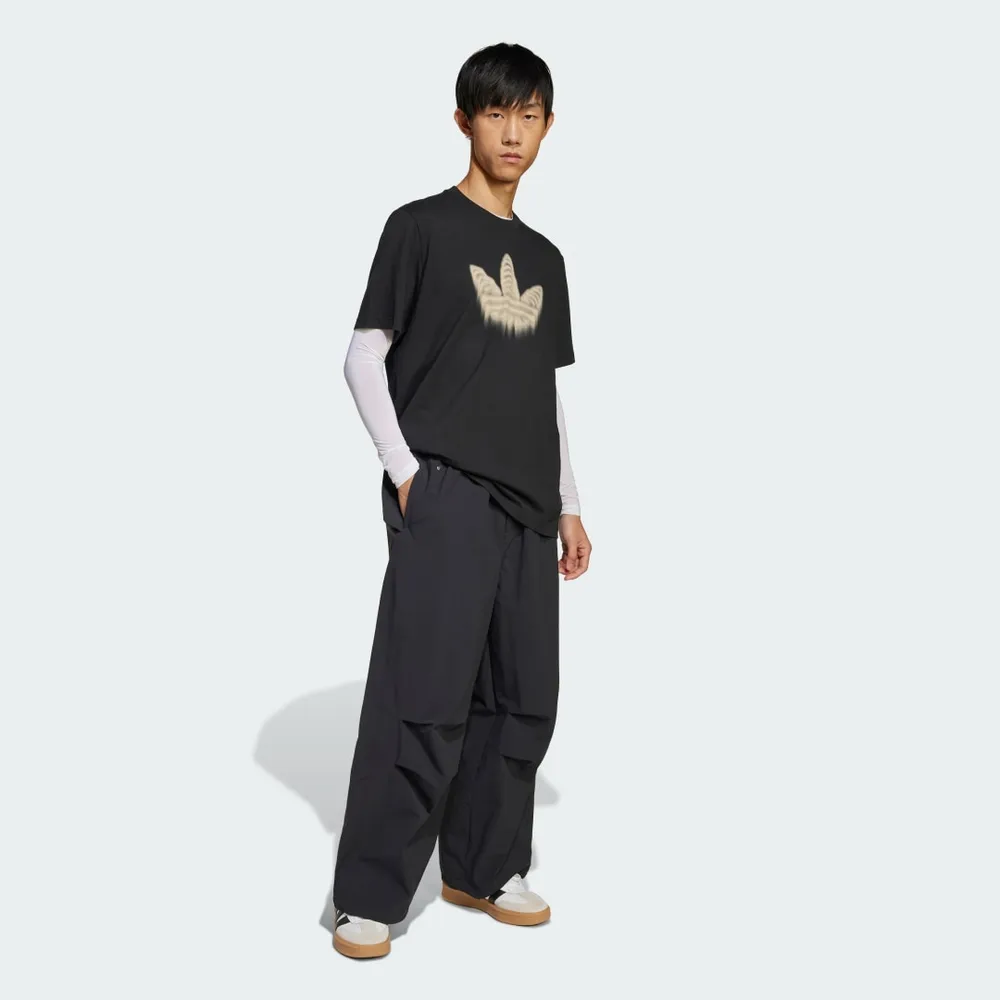 000000_adidas-Premium-Essentials-Utility-Parachute-Pants_BLACK_JD2111_img1