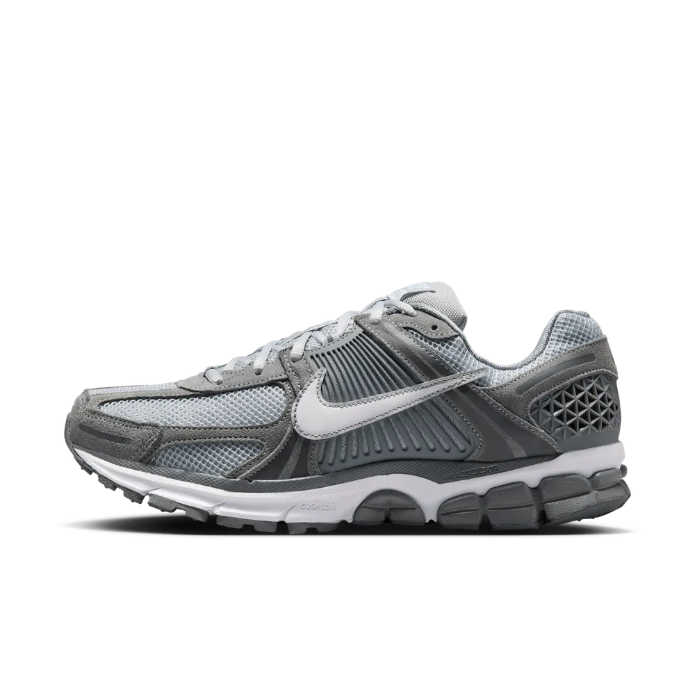 313034_Nike-Zoom-Vomero-5_COOL-GREY_HF1553-003_img0