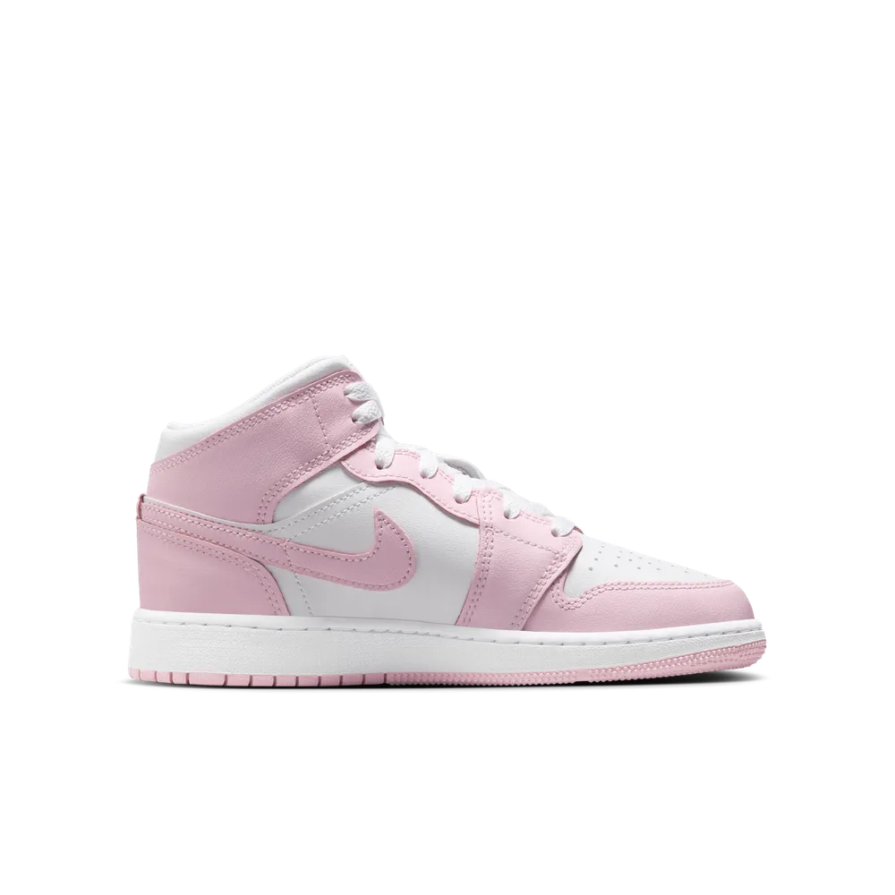 E2C5D0_Air-Jordan-1-Mid-GS_PINK-FOAM-FIRE-RED_DQ8423-608_img2