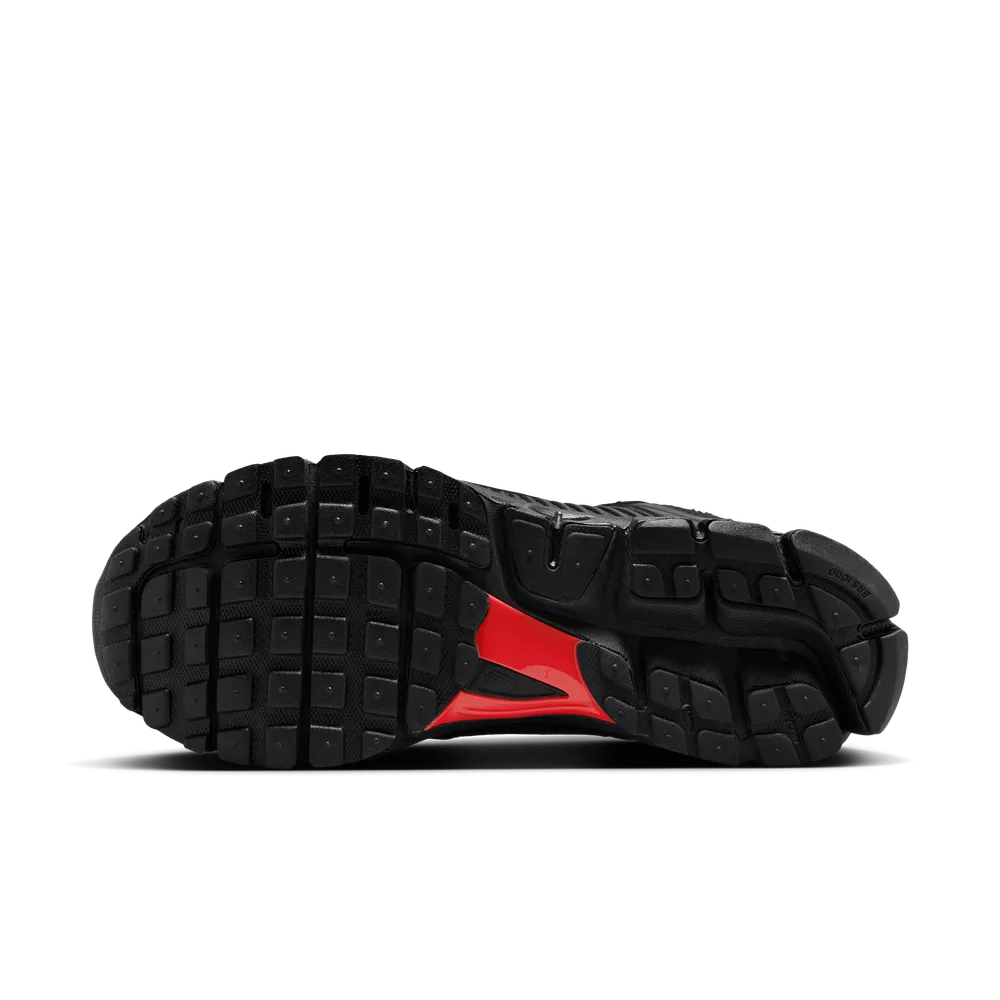 000000_Nike-Zoom-Vomero-5_BRED_HV2527-002_img1